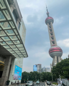 東方明珠電視塔と上海国際会場センター